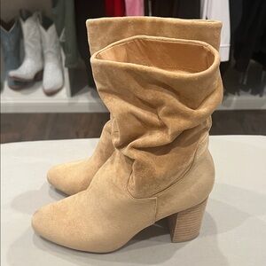 Women’s Slouchy Mid-Heel Suede Boots - Beige